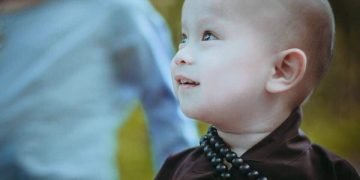 Điều chưa biết về cậu bé mệnh danh “ Tiểu Sư Phụ” con trai của “CEO Lá dân tộc – Từ Thị Quỳnh Trang