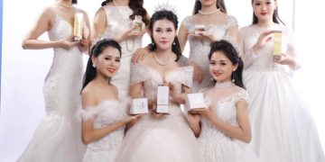 Những người phụ nữ xinh đẹp ,thông minh luôn muốn trao cho nhau hạnh phúc