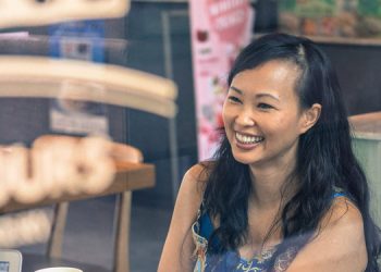 Biểu tượng của sự chăm chỉ là đây: Shark Linh từ chối học bổng toàn phần, chỉ nhận học bổng một phần để có động lực “cày cuốc” kiếm tiền, đi làm bao nhiêu năm vẫn chưa trả hết nợ