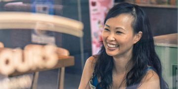 Biểu tượng của sự chăm chỉ là đây: Shark Linh từ chối học bổng toàn phần, chỉ nhận học bổng một phần để có động lực “cày cuốc” kiếm tiền, đi làm bao nhiêu năm vẫn chưa trả hết nợ