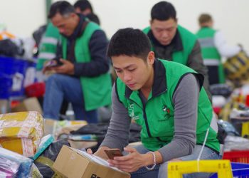 Khốc liệt cuộc chiến giao hàng: Hai “ông lớn” Vietnam Post, Viettel Post đang mất dần thị phần vào tay EMS, Giao hàng nhanh, Giao hàng tiết kiệm