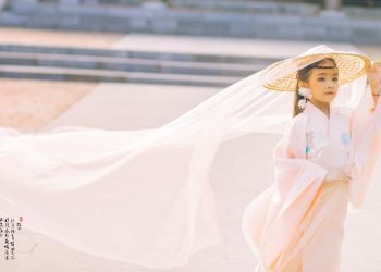 Cộng đồng mạng thích thú với loạt ảnh thiên thần tỉ tỉ đẹp đến siêu lòng của model nhí Gia Hân