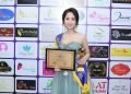 CEO Phương Dư vinh dự nhận CUP Bàn Tay Vàng Vì Vẻ Đẹp Á Đông 2019