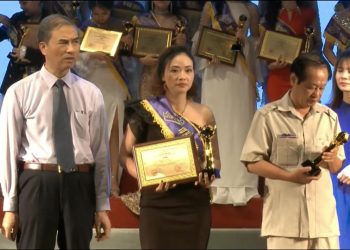 Doanh nhân Đặng Thị Hương vinh dự nhận CUP Bàn Tay Vàng Vì Vẻ Đẹp Á Đông