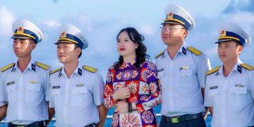 Ca sỹ Thanh Nga : Đến với Trường Sa bằng tất cả tình yêu và đam mê