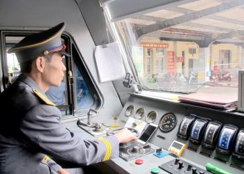 Lỗ nghìn tỷ đồng, đường sắt thưởng Tết thế nào?