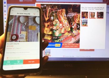 Sợ Covid-19, khách “đổ bộ” lên chợ online mua vàng mã cúng Tết Táo quân