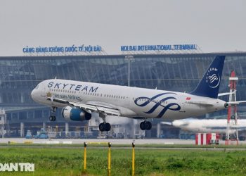 Lo “đóng cửa” sân bay Nội Bài vì loạt nhân viên tiếp xúc với ca nhiễm Covid